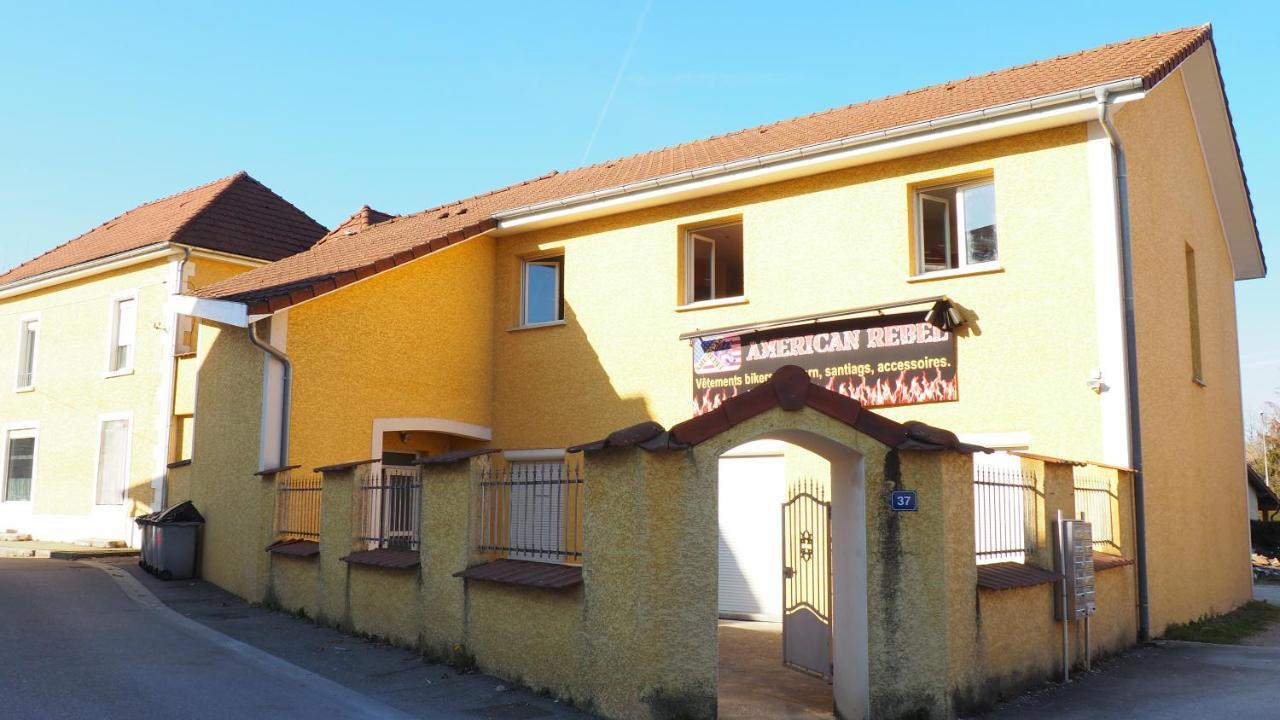 מלון Morestel Le Logis De La Garenne מראה חיצוני תמונה